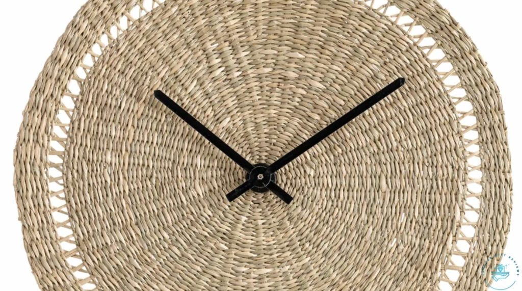 Jutlo Round Woven Straw Clock