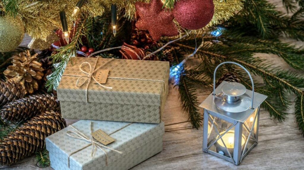 A Simple Way of Wrapping an Odd-Shaped Gift