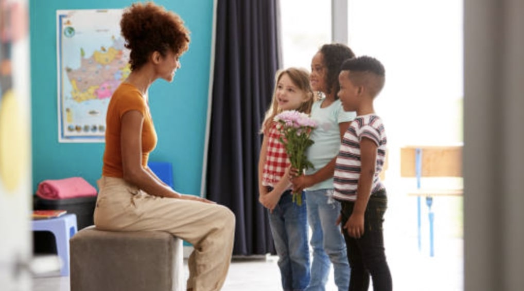 Common Occasions for Gifting a Child’s Teacher